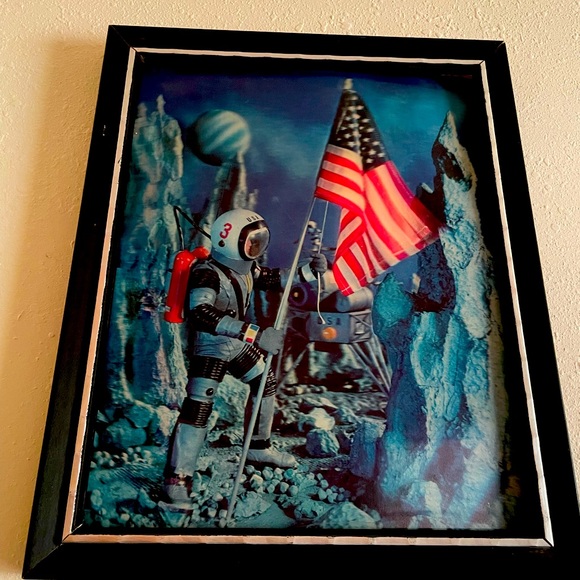 Lenticular picture dated 1966 moon landing - Picture 1 of 2